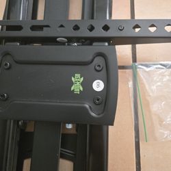 Full Motion TV Mount for 42-80 Inch 