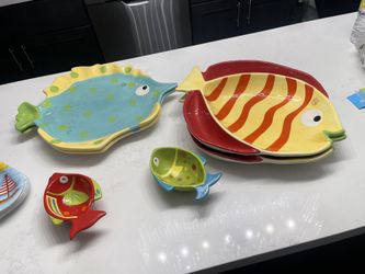 Set Of 4 Fish Glass Serving Plates 