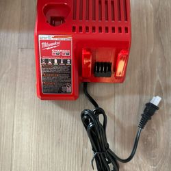 Milwaukee M18/M12 Charger