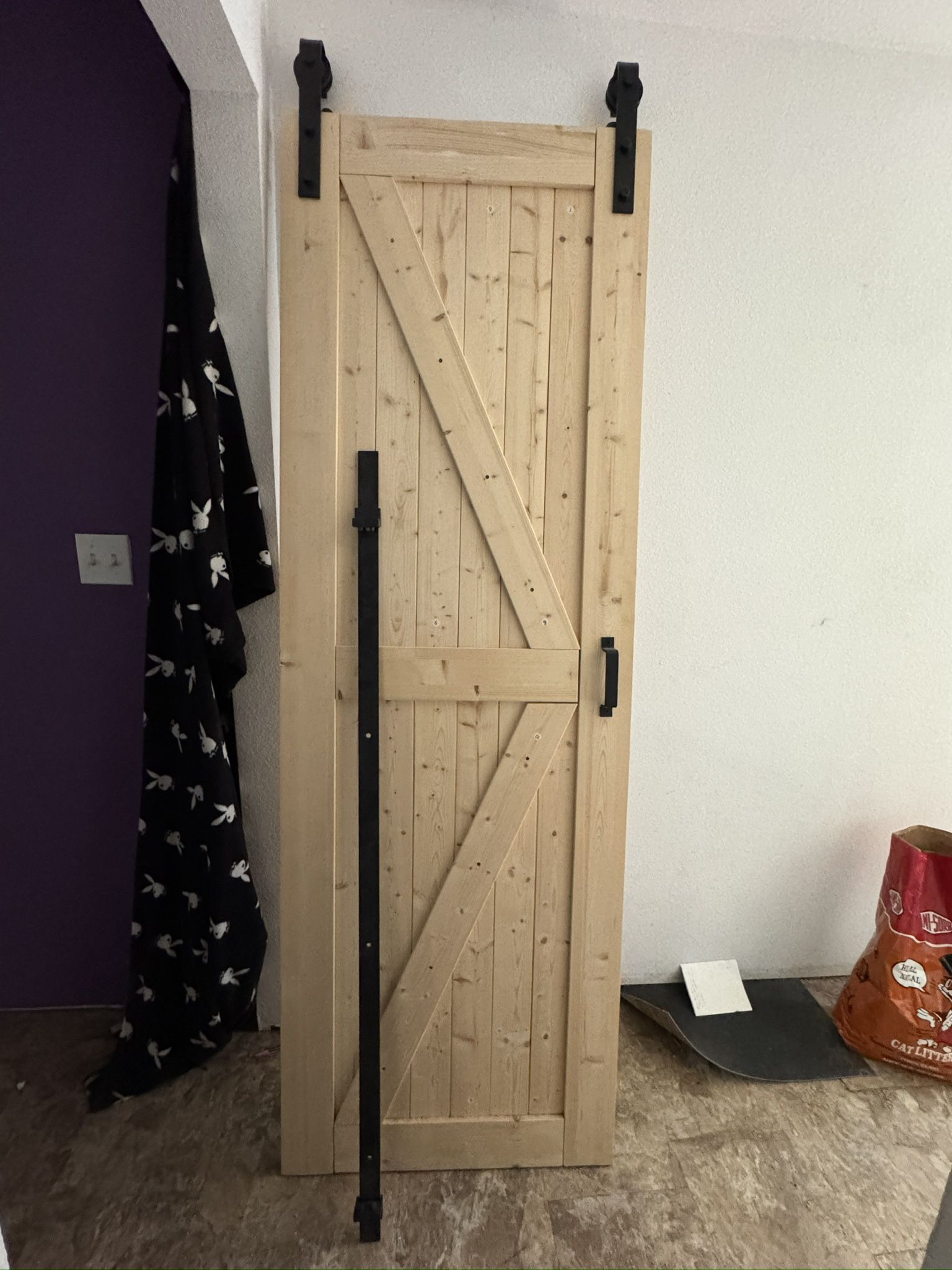 Sliding barn door