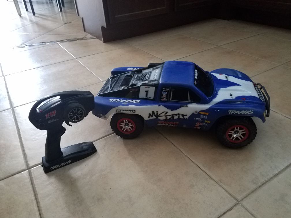 Traxxas slash 4x4 ( Platinum )