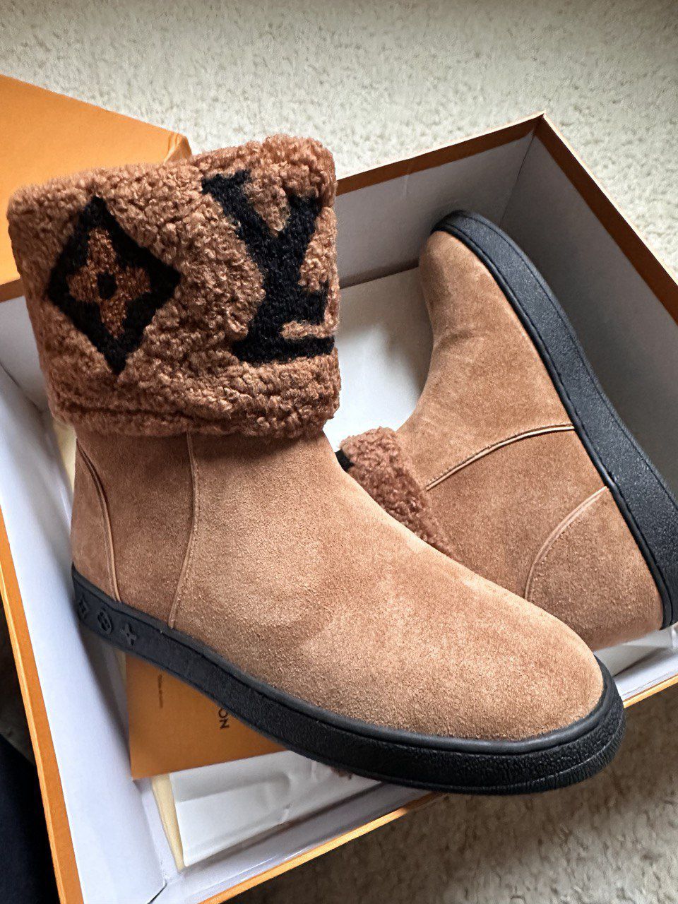 Louis VUITTON ANKLE SNOW BOOT UGGS BROWN GIANT FLOWER 8 Size