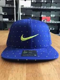 Brand new Nike pro golf snapback hat cap volt for Sale in La - OfferUp