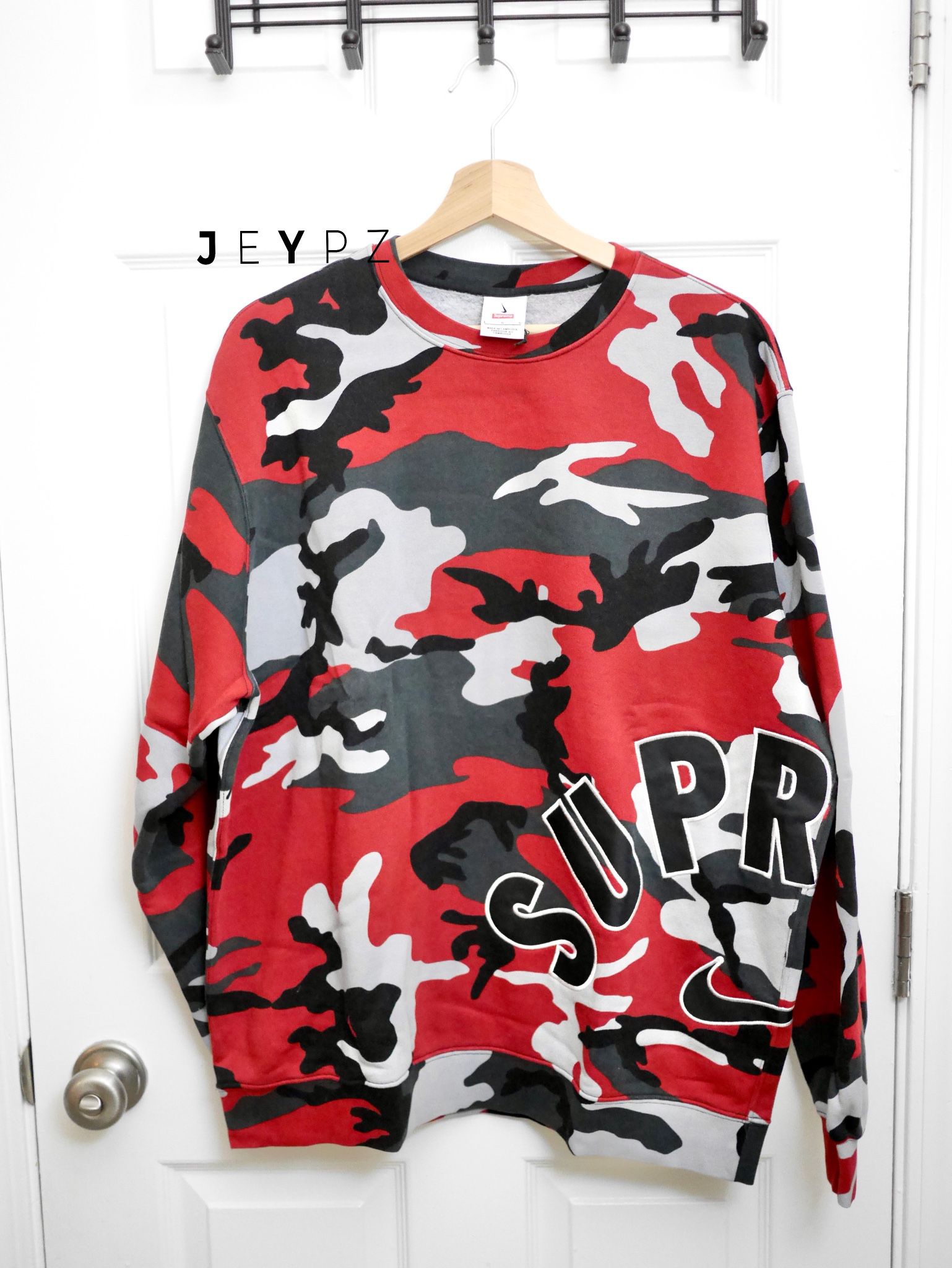 SUPREME/ NIKE ARC CREWNECK RED CAMO/ SIZE LARGE SS22 WEEK 14/ (IN HAND AUTHENTIC