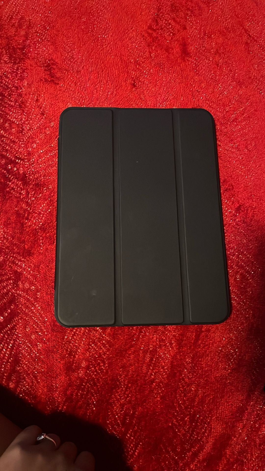 10 Gen IPad With Case And Charger 