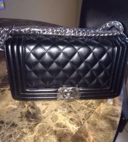 Beautiful black chain locket purse