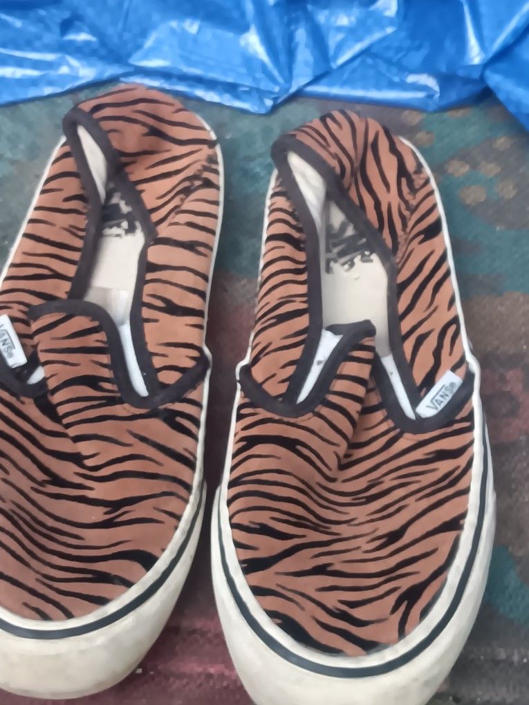 Used Vans Slip On suede Animal tiger Print Womens Size Size 5.5 Men's  7 Womens