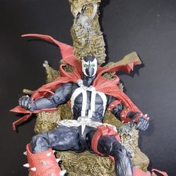 Spawn Throne Deluxe Figure