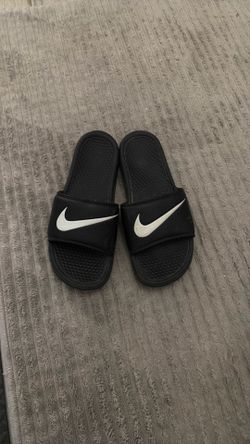Nike slides Men’s 10