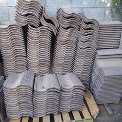 Roofing Tiles In Tiles All In Very Good Condition 