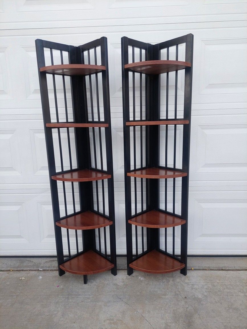 Corner Shelves