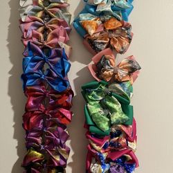 Girls Bows Aprox 4”