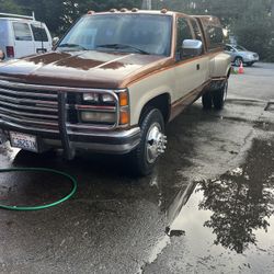 Chevrolet 3500 (dually)