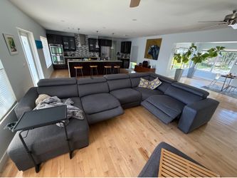 Sofa in excellent condition 750