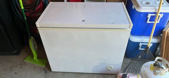 Chest freezer