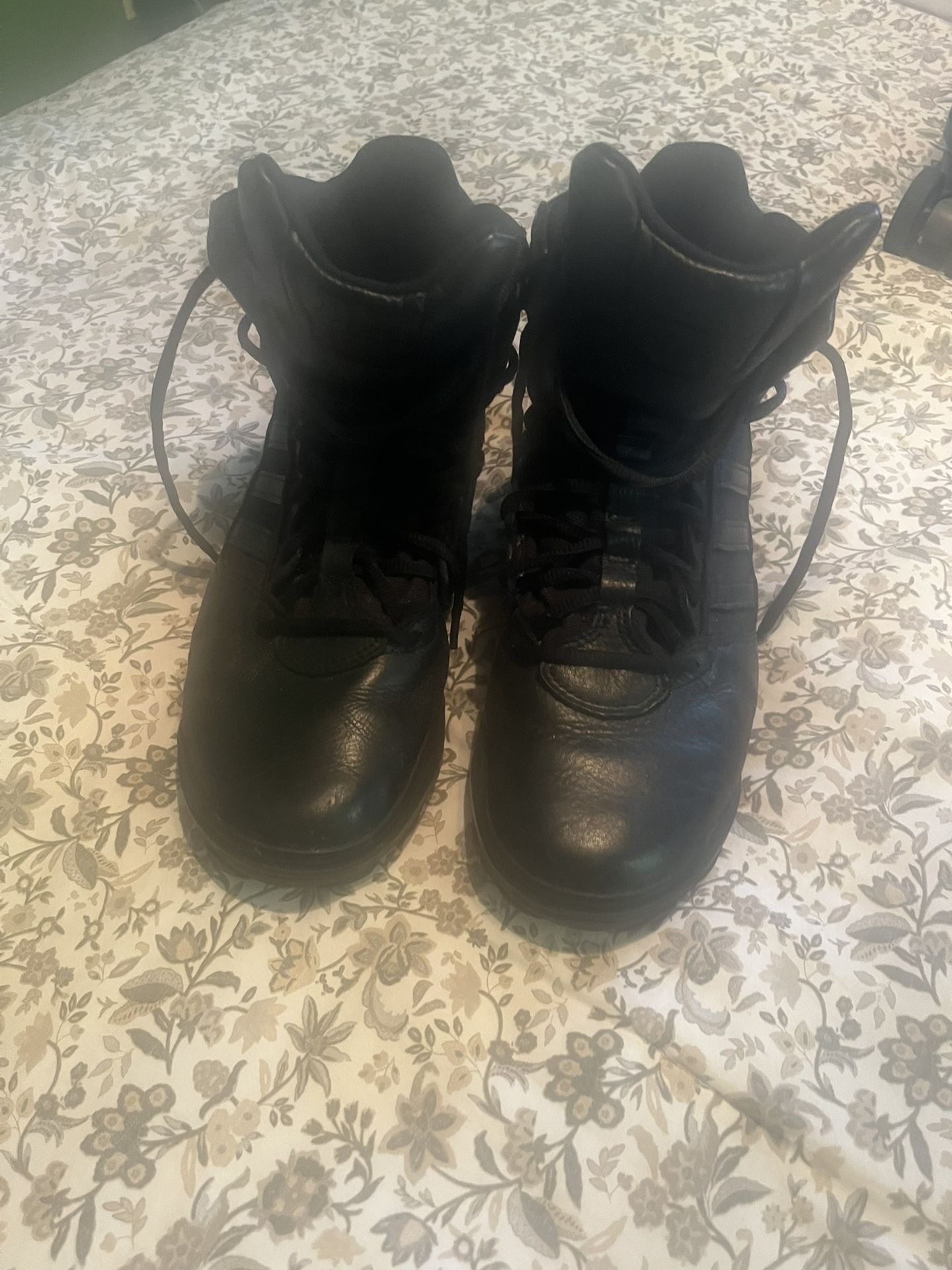 Size 9 Adidas Boots