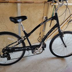 Manhattan Smoothie PlushRide 7 Speed Cruiser 