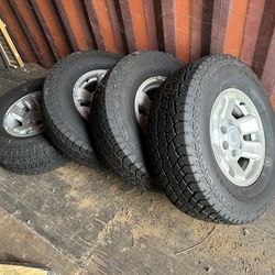 Toyota 4 runner wheels and tires   Tires hardly used