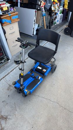 Luggie folding mobility scooter