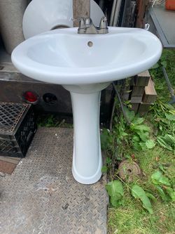 Pedestal sinks