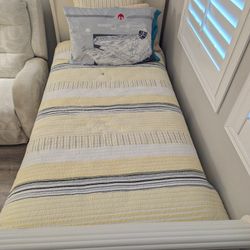 Single Bed With Trundle 