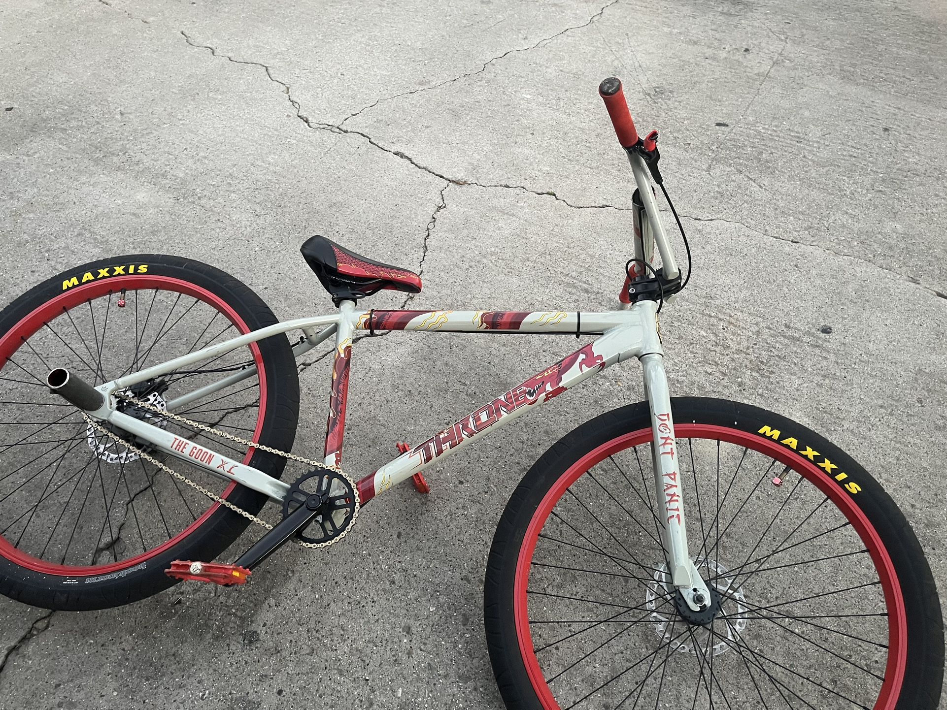 Throne 27.5