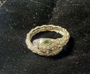 18K White Gold Diamond Snake Ring w/ Natural Emerald Eyes