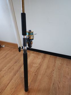 Ugly Stick Spinning Pole With Penn 650ss reel 8ft 10-25lb Nice Set Up for Striper