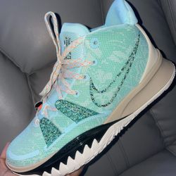 Nike Kyrie 7 Copa 