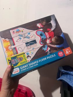 Spaceship giant floor puzzle