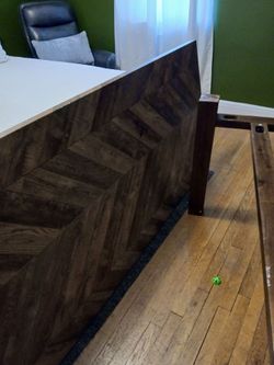 Table no chairs
