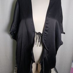 VS VICTORIAS SECRET Short KIMONO ROBE BLACK SATIN RUFFLED ONE SIZE TIE FRONT 