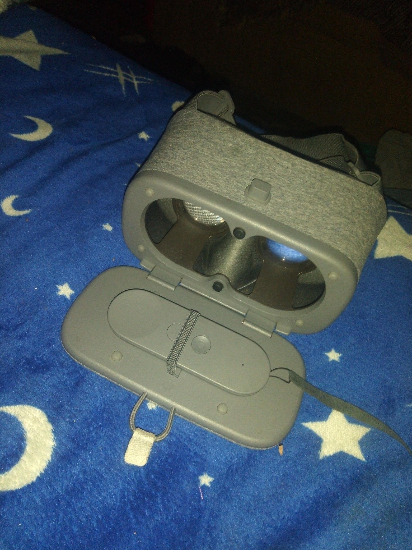 Google daydream VR glasses