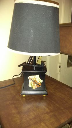 Vintage,, adorable little lamp, blk and wooden