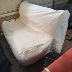 BRAND NEW KOMFORT COLAPSABLE BED