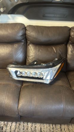 2017-2020 Acura MDX Driver Side Headlight OEM / Excellent condition