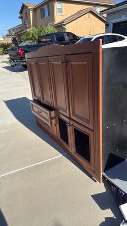 Free cabinet