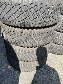 Vendo 315/70/R17 las 4 llantas Goodyear por $210