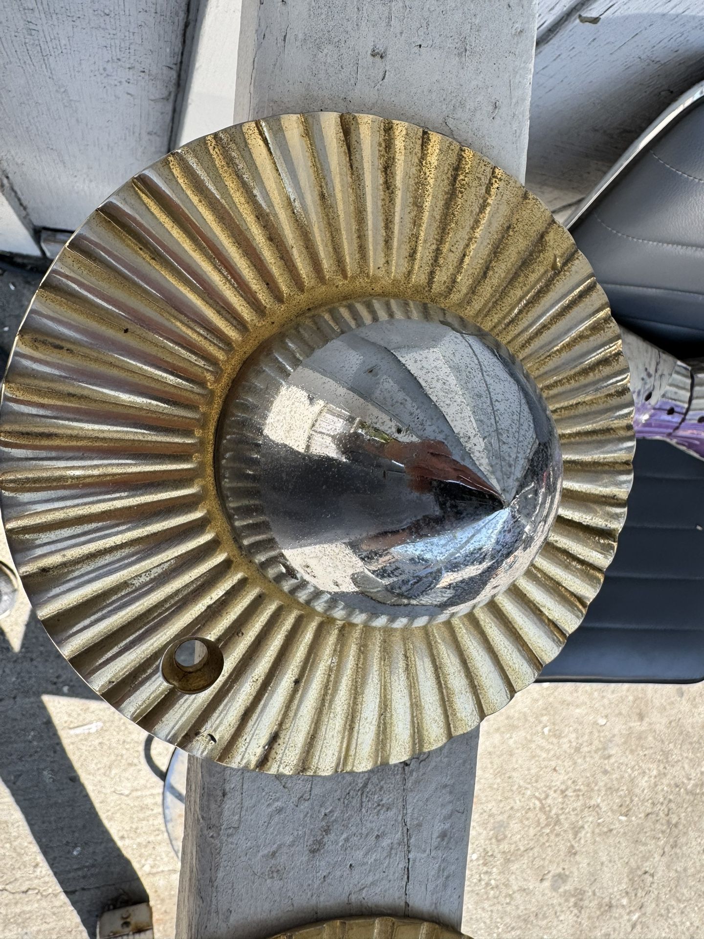 Center Hubcaps 