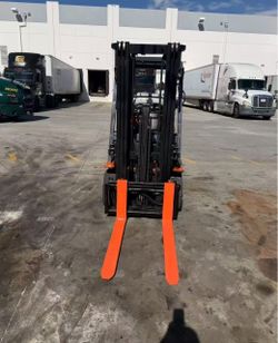 Toyota 3-Stage Full Free Lift 7FGCU25 Forklift