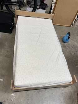 Solid Wood Toddler Bed 