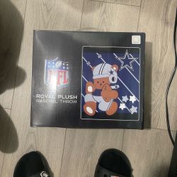 Brand New Cowboys Royal Plush Blanket 