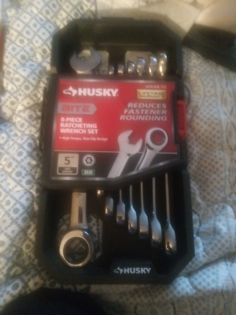 Husky Ratcheting Wrenchs