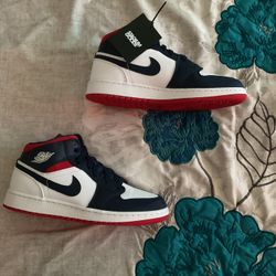 Jordan 1’s Mid Se USA 