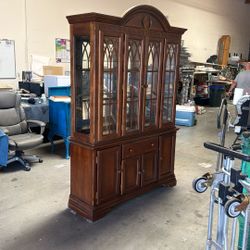 China Cabinet With Lights 