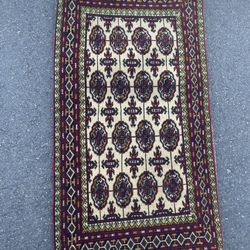 Persian Rug / Traditional 