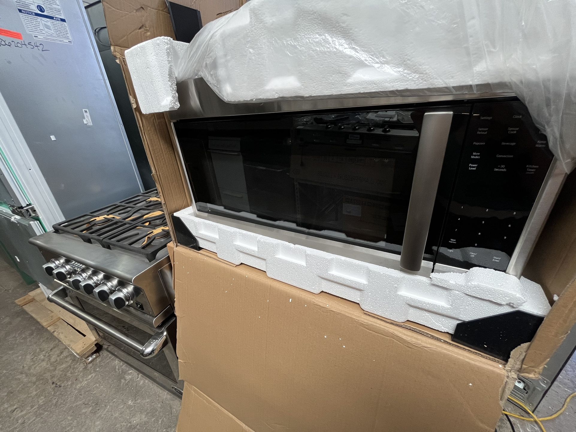 Bosch 800 Series Convection Over The Range Microwave