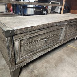 Coffee Table With Lifting Top