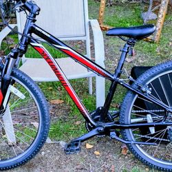 BICYCLE SPECIALIZED 7 SPEED MOUNTAIN BIKE WHELLS SIZE 24 ALL PIECES ARE SHIMANO SIZE 24 Frame ALUMINUM 
