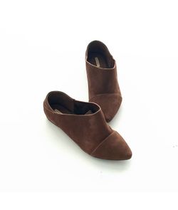 Max Studio Lively 2 dark brown suede flats. Sz 5